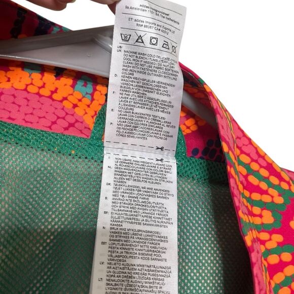 Welcome to my closet! - Picture 2 of 3